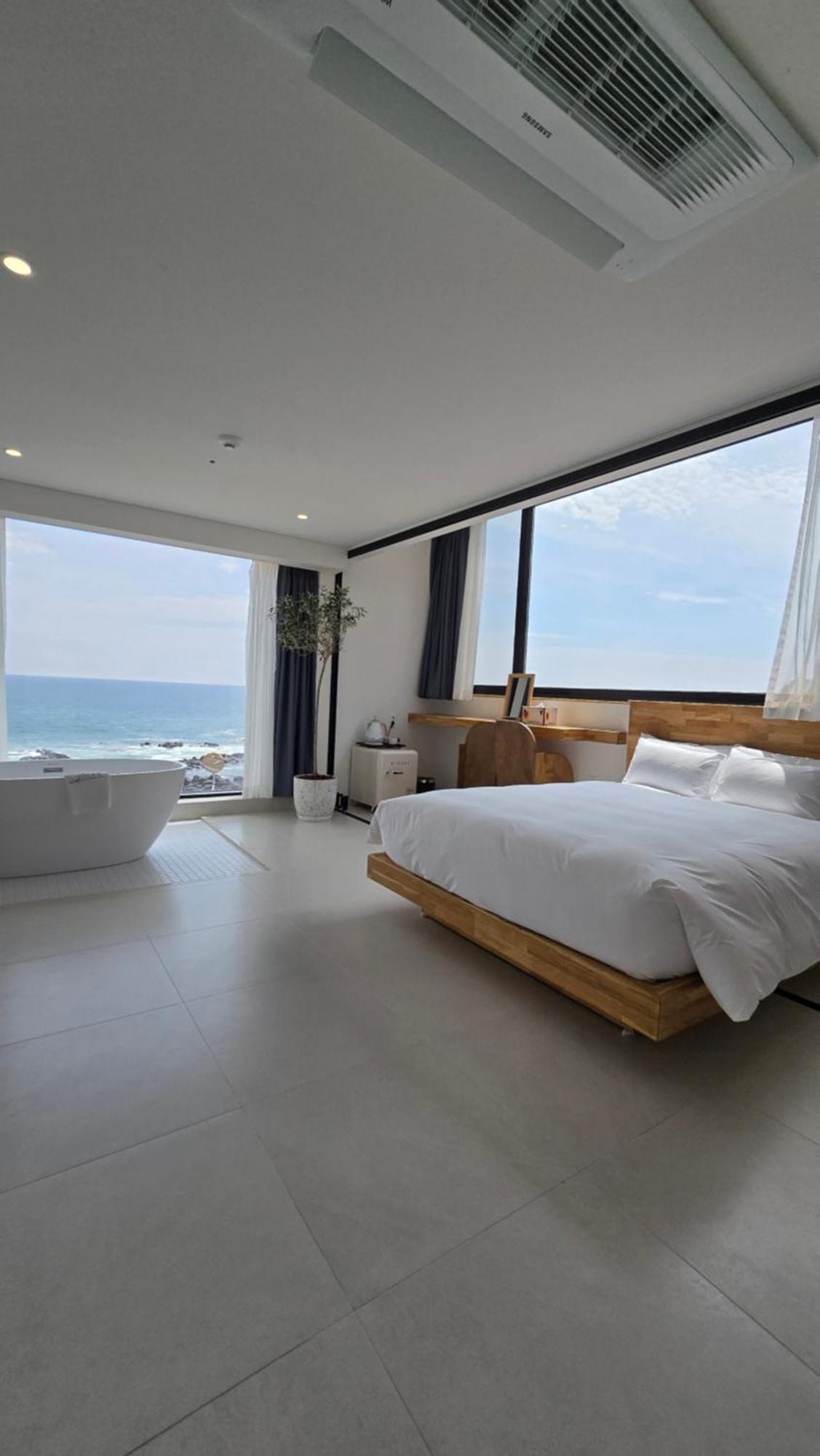 Hygge Hotel Seogwipo Exterior photo
